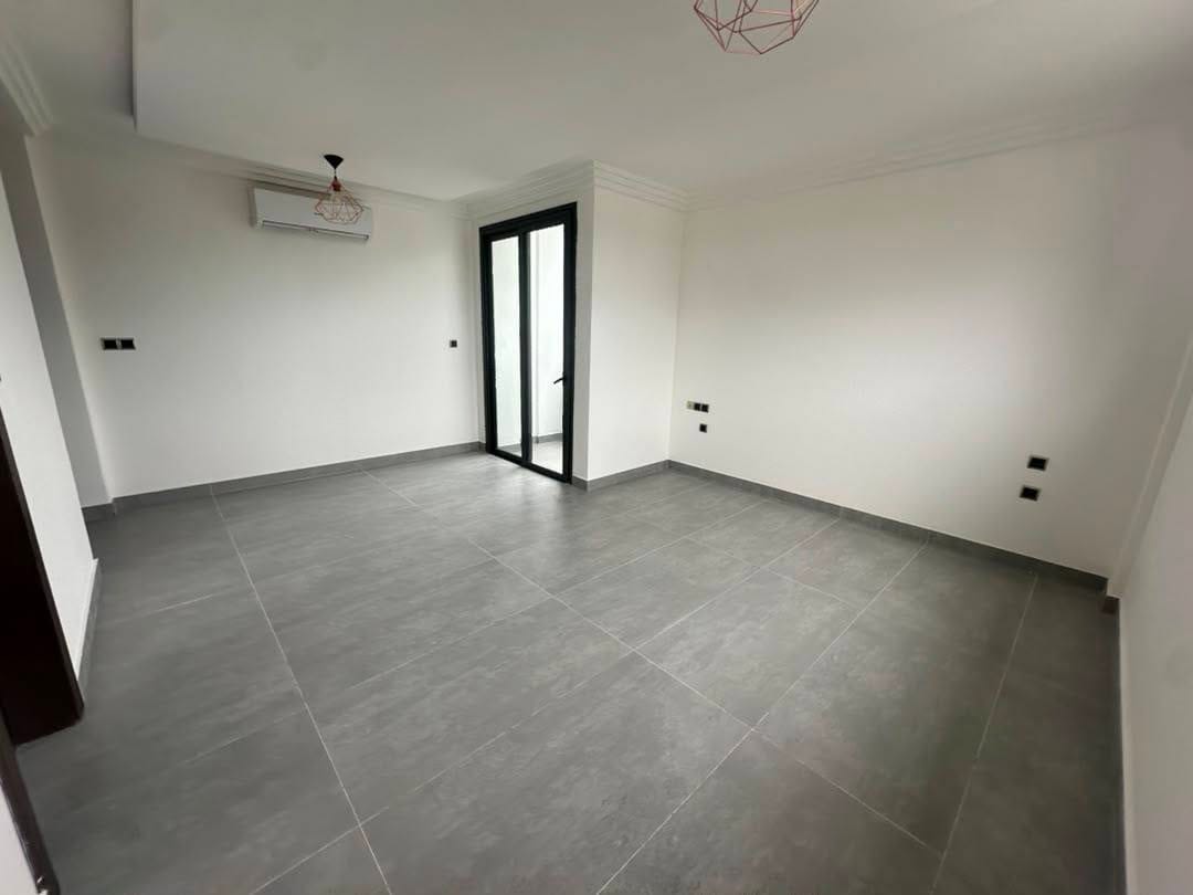 Appartement 3 chambres à louer à Camp Guézo 6