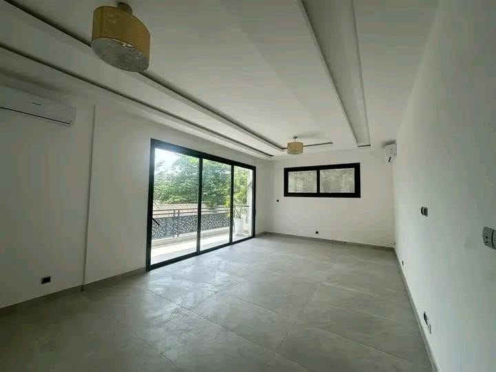 Appartement 3 chambres à louer à Camp Guézo 8