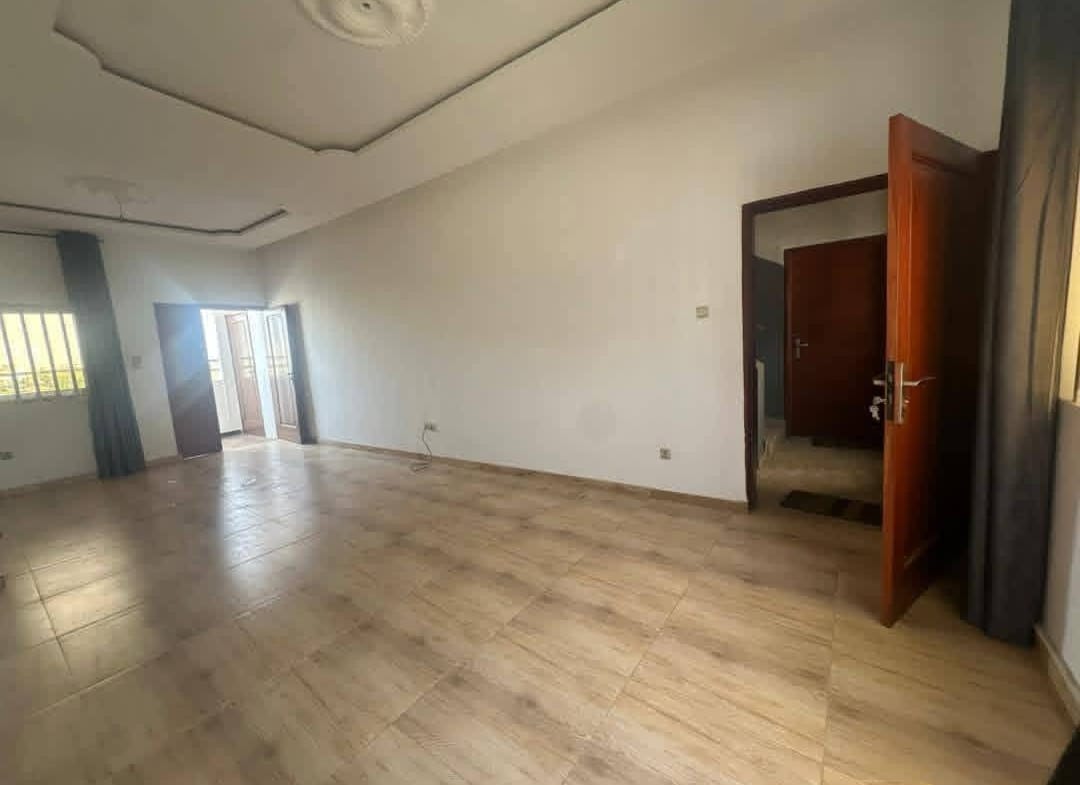 Appartement 3 chambres à louer à Fidjrossè Akogbato