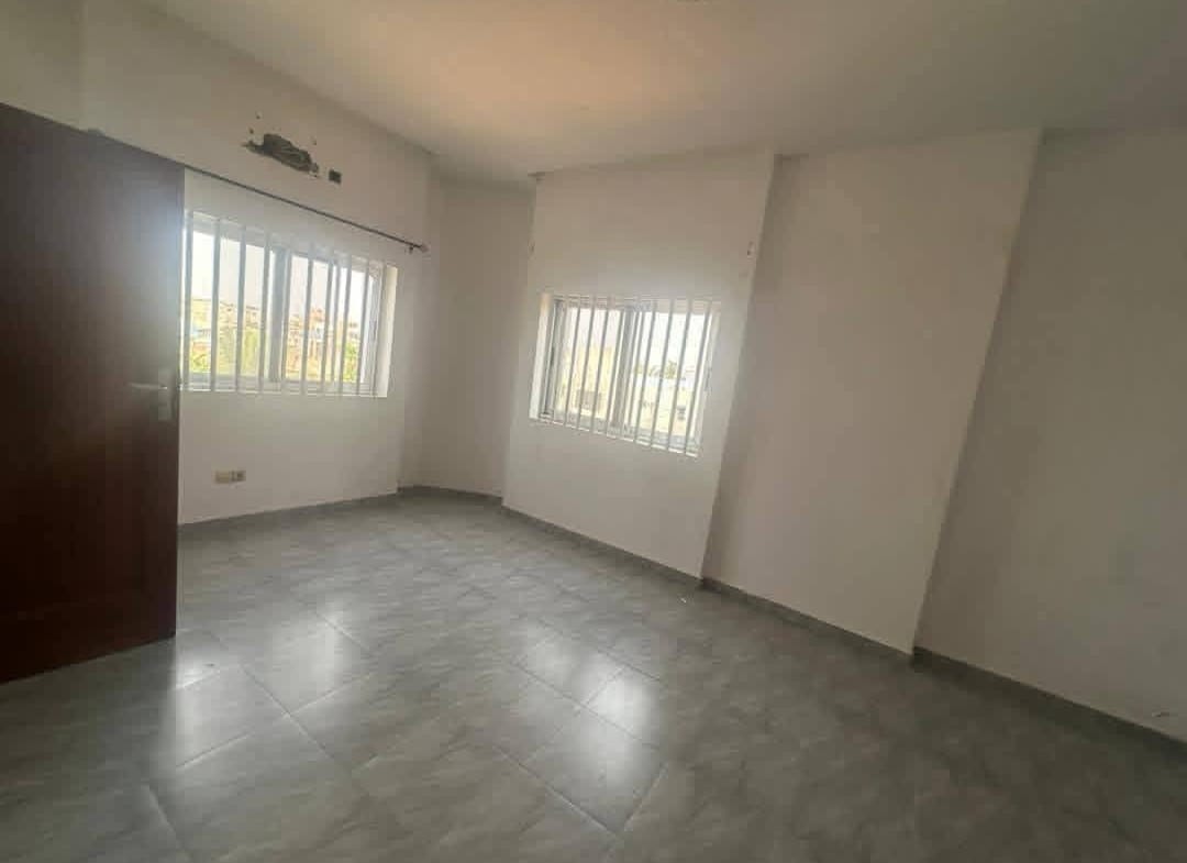 Appartement 3 chambres à louer à Fidjrossè Akogbato 2