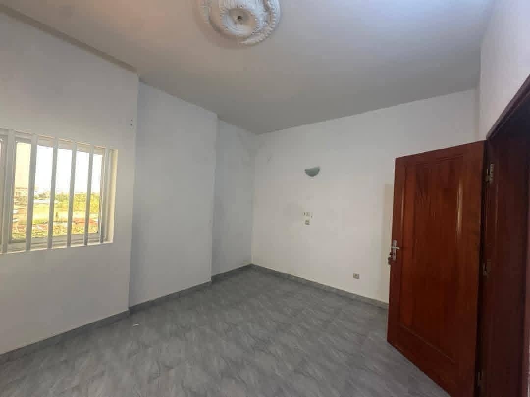 Appartement 3 chambres à louer à Fidjrossè Akogbato 7