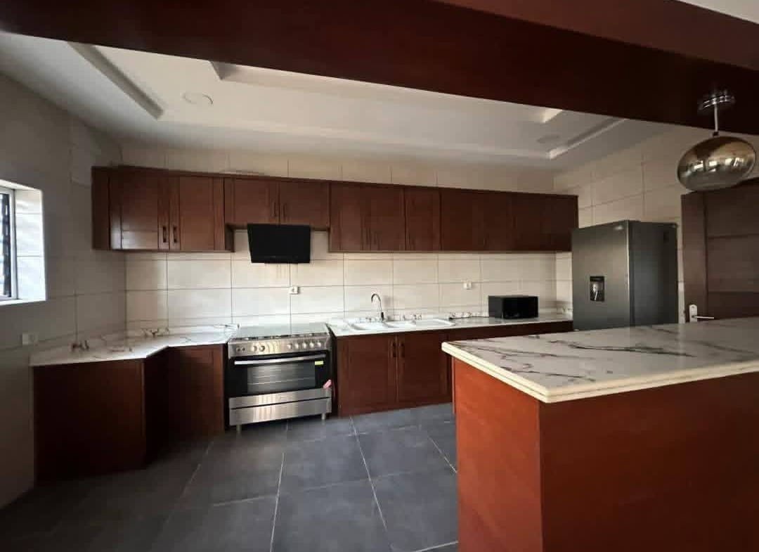 Appartement 3 chambres avec entrée personnelle à Fidjrossè Plage 6