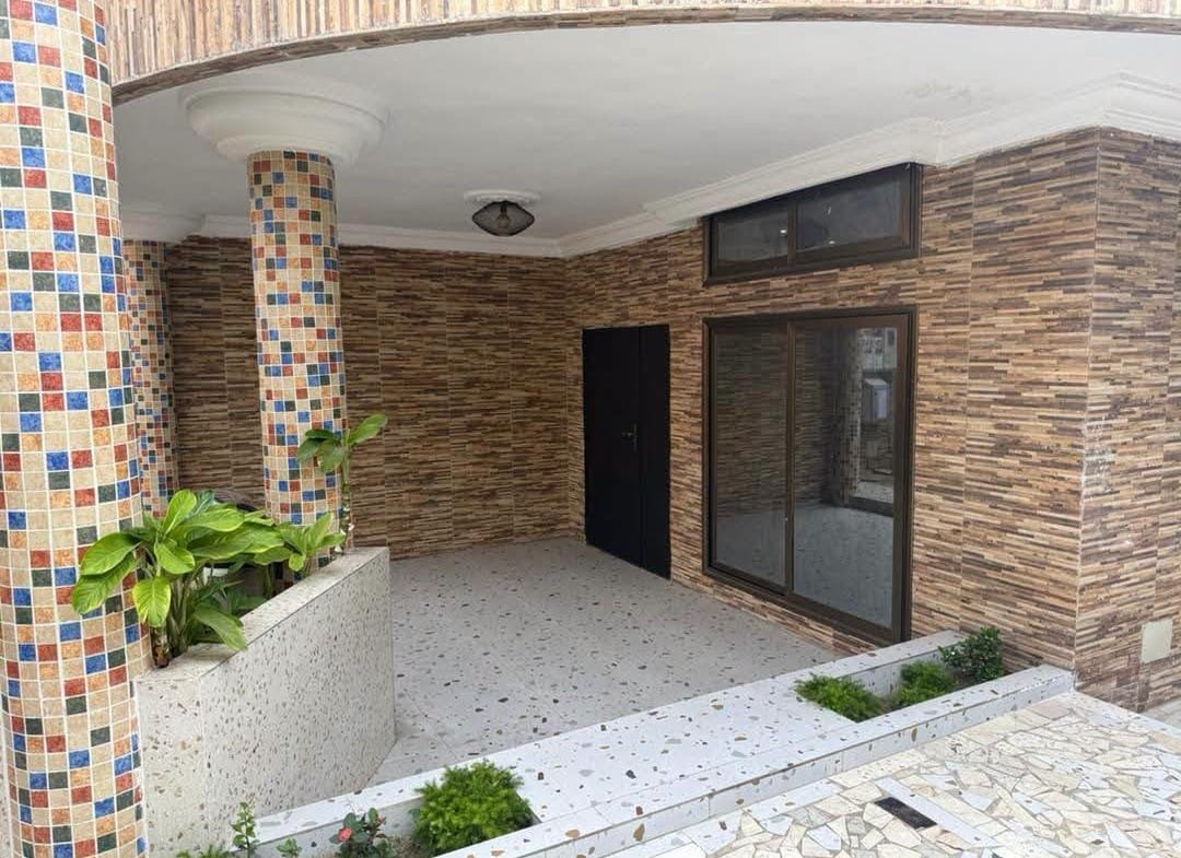 Appartement F4 neuf à Fidjrossè proche de la plage 5