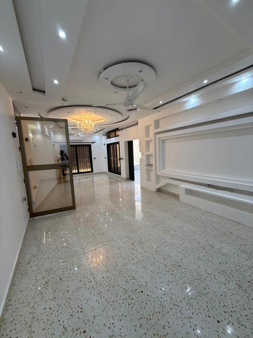 Appartement F4 neuf à Fidjrossè proche de la plage 8