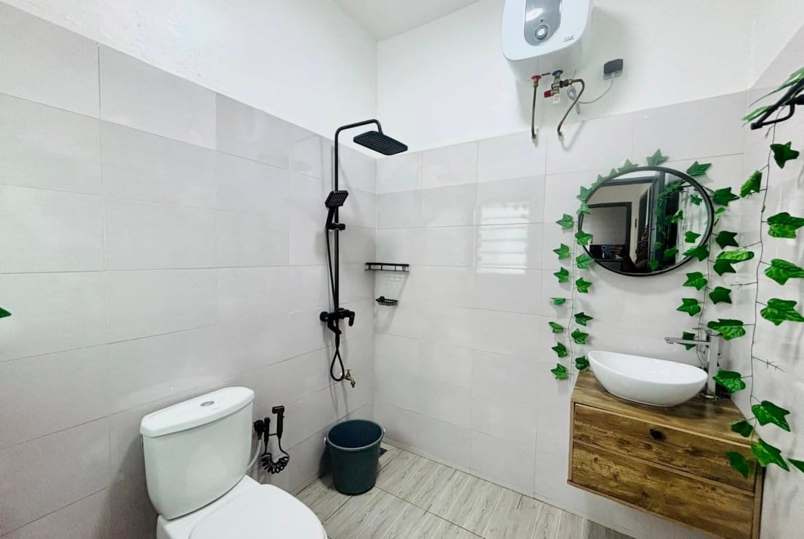 Appartement meublé 1 chambre à louer à Fidjrossè Plage 11