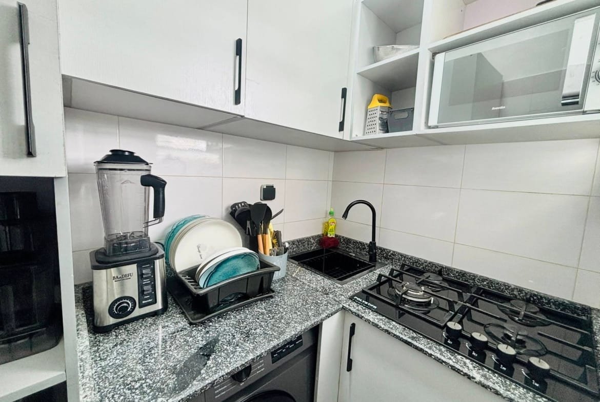Appartement meublé 1 chambre à louer à Fidjrossè Plage 9