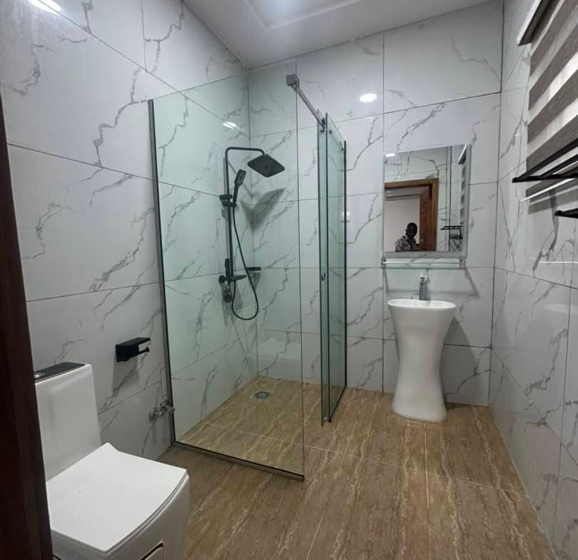 Appartement meublé 2 chambres de standing à Fidjrossè Plage 12