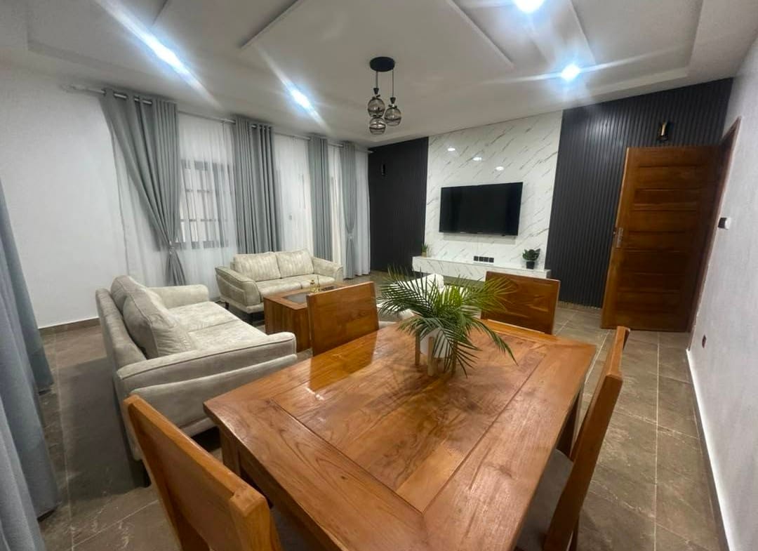 Appartement meublé 2 chambres de standing à Fidjrossè Plage 2