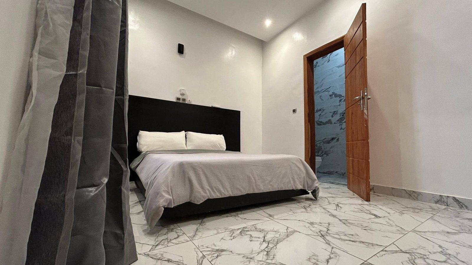 Appartement meublé 2 chambres près de la Route des Pêches à Fidjrossè 2