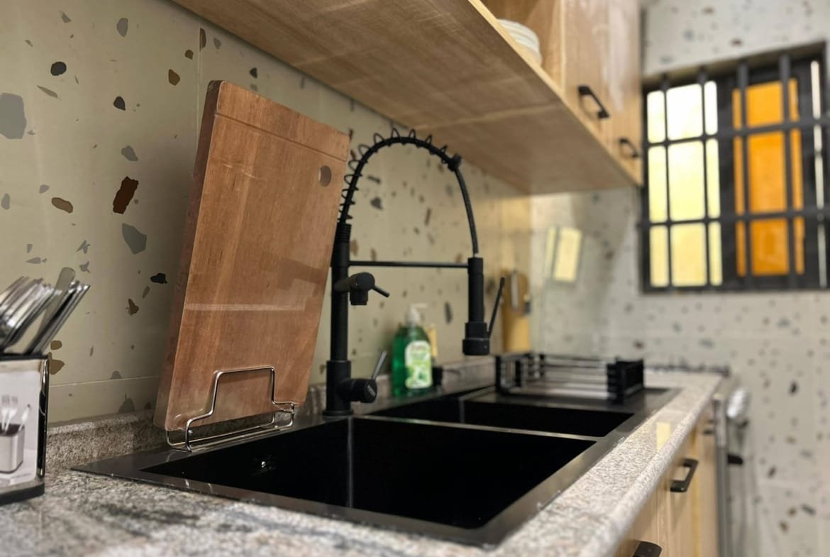 Appartement meublé 2 chambres près de la Route des Pêches à Fidjrossè 3