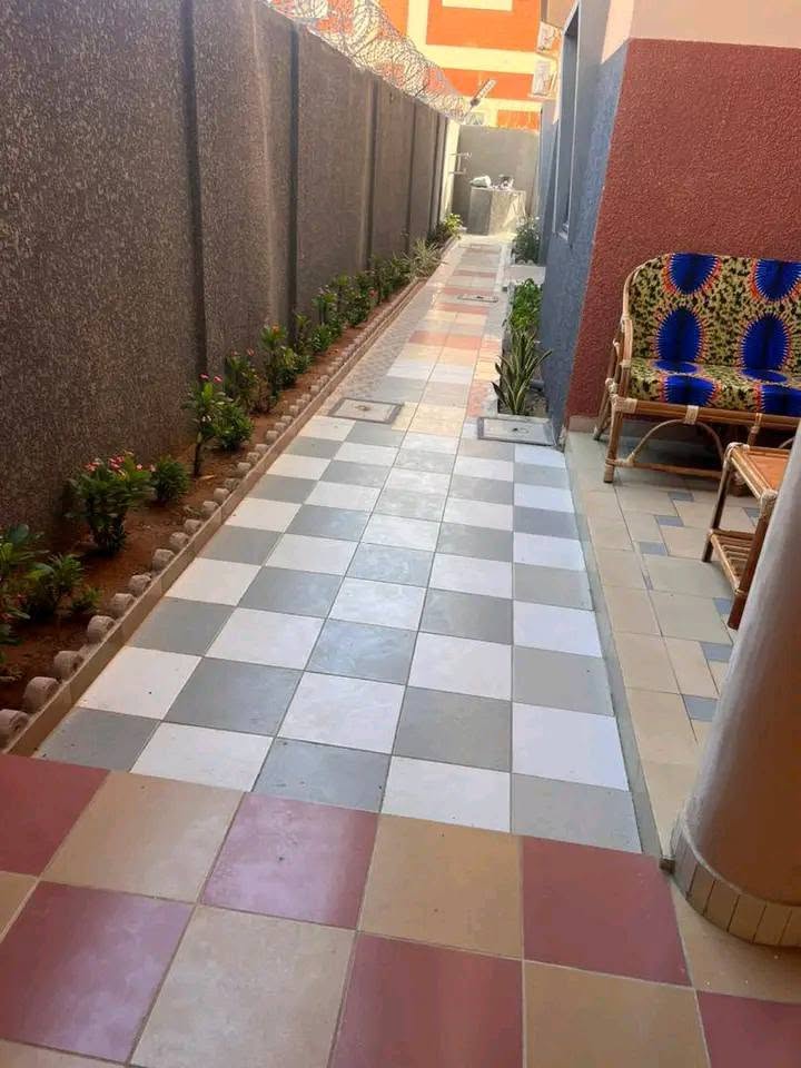 Appartement meublé 3 chambres à Fidjrossè Plage 11