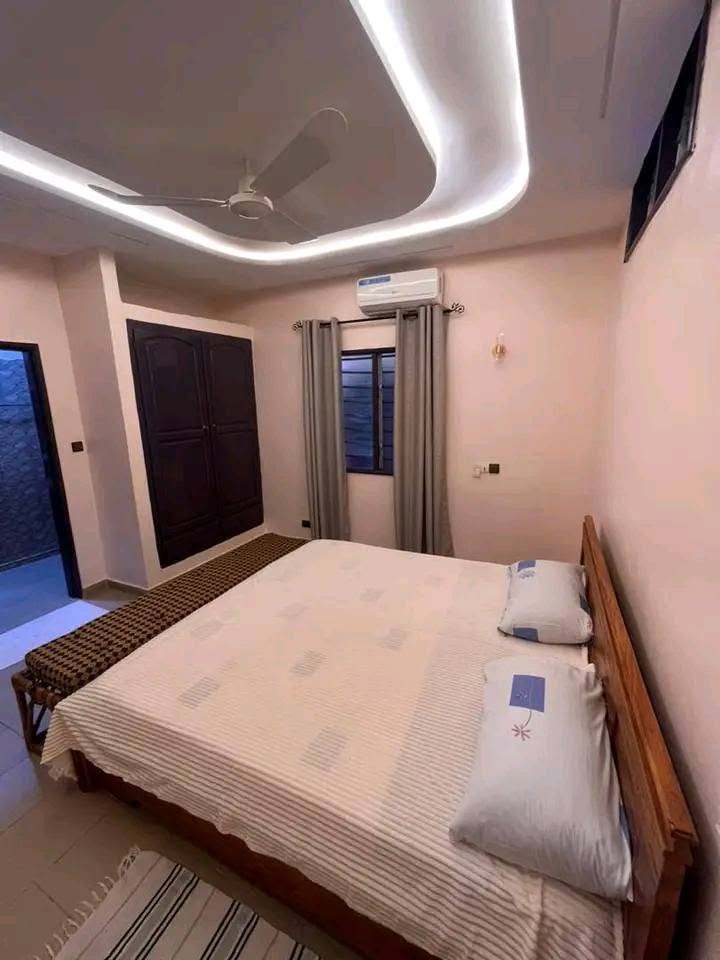 Appartement meublé 3 chambres à Fidjrossè Plage 3