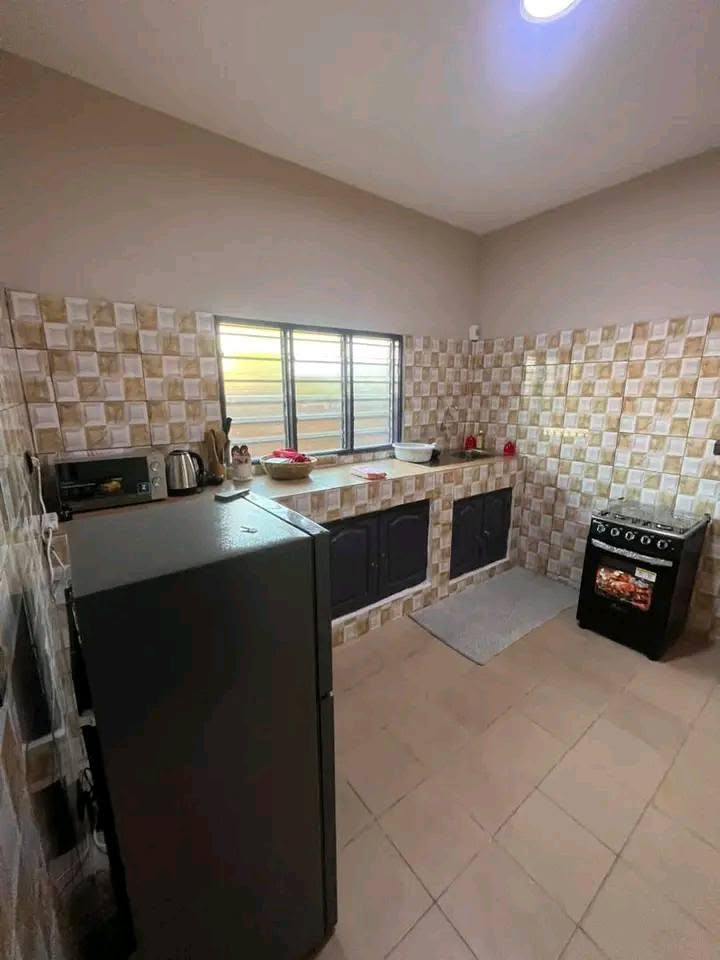 Appartement meublé 3 chambres à Fidjrossè Plage 4