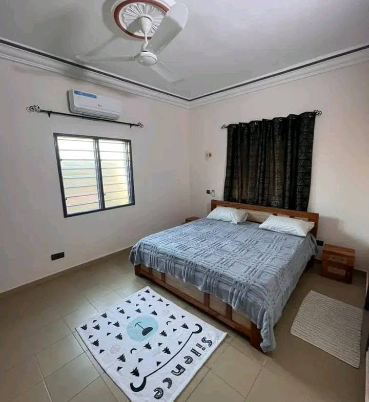 Appartement meublé 3 chambres à Fidjrossè Plage 5
