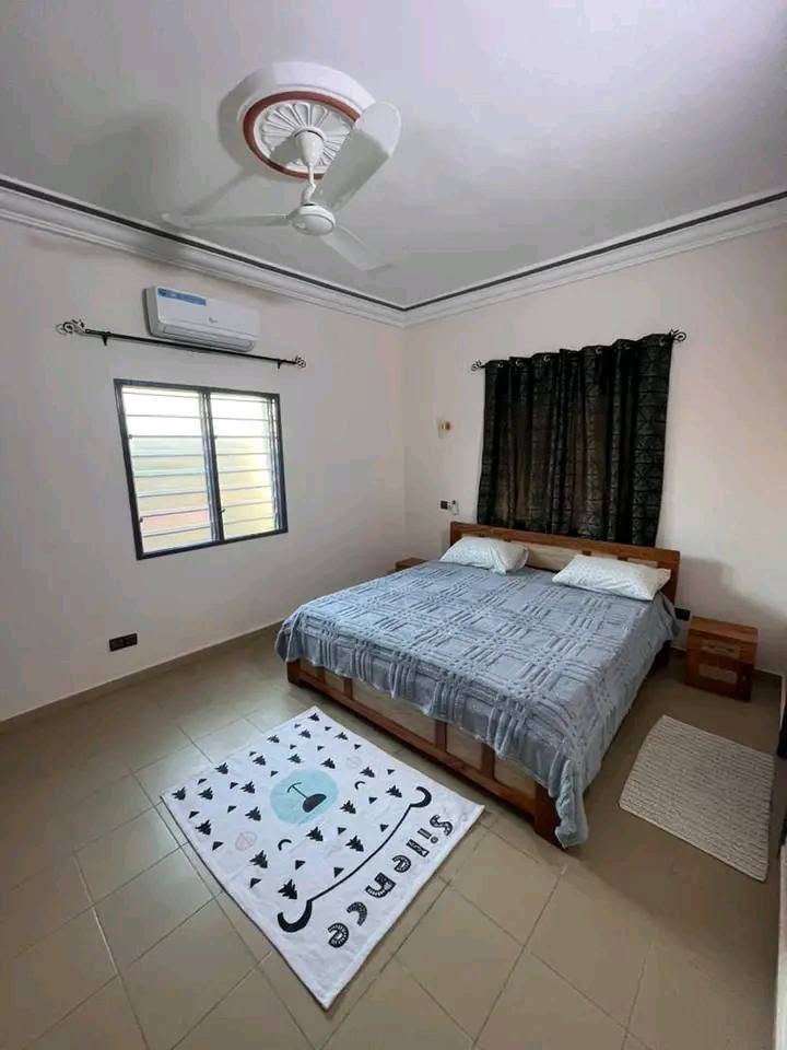 Appartement meublé 3 chambres à Fidjrossè Plage 5