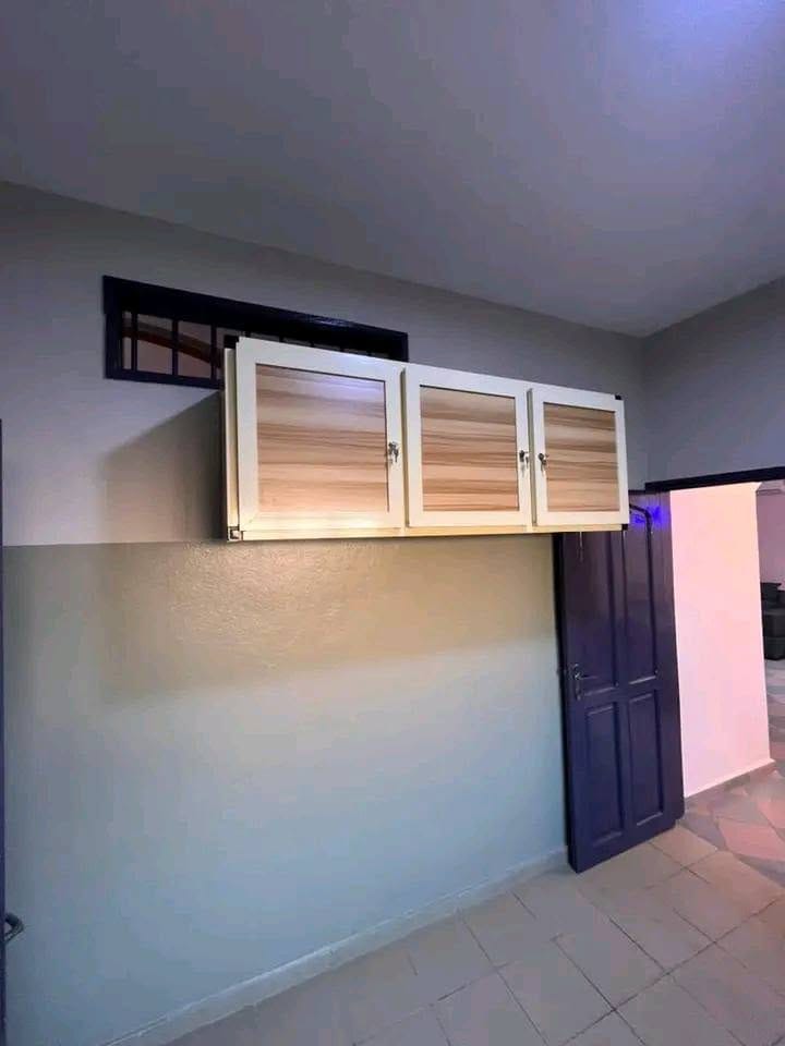 Appartement meublé 3 chambres à Fidjrossè Plage 6