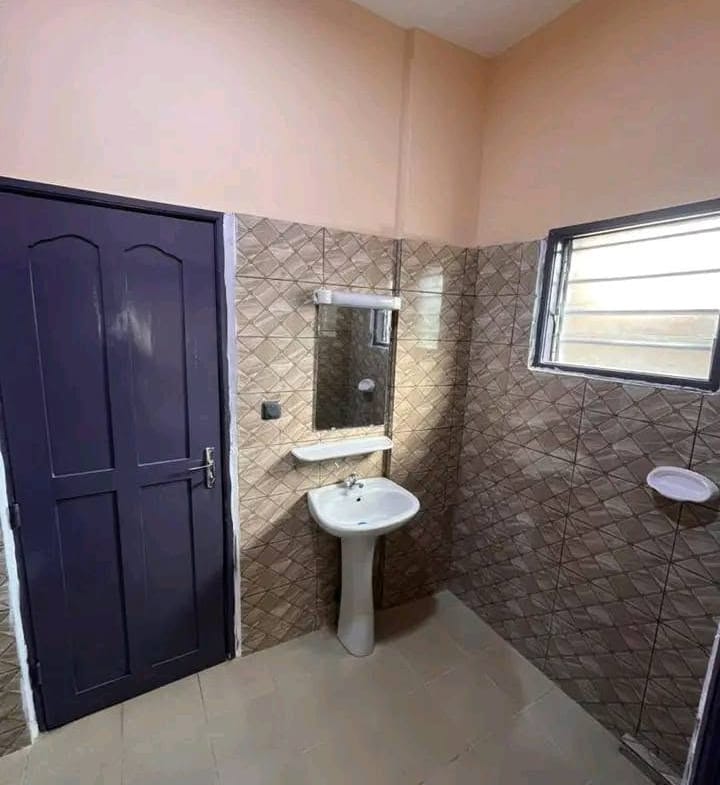 Appartement meublé 3 chambres à Fidjrossè Plage 8