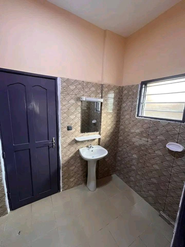 Appartement meublé 3 chambres à Fidjrossè Plage 8