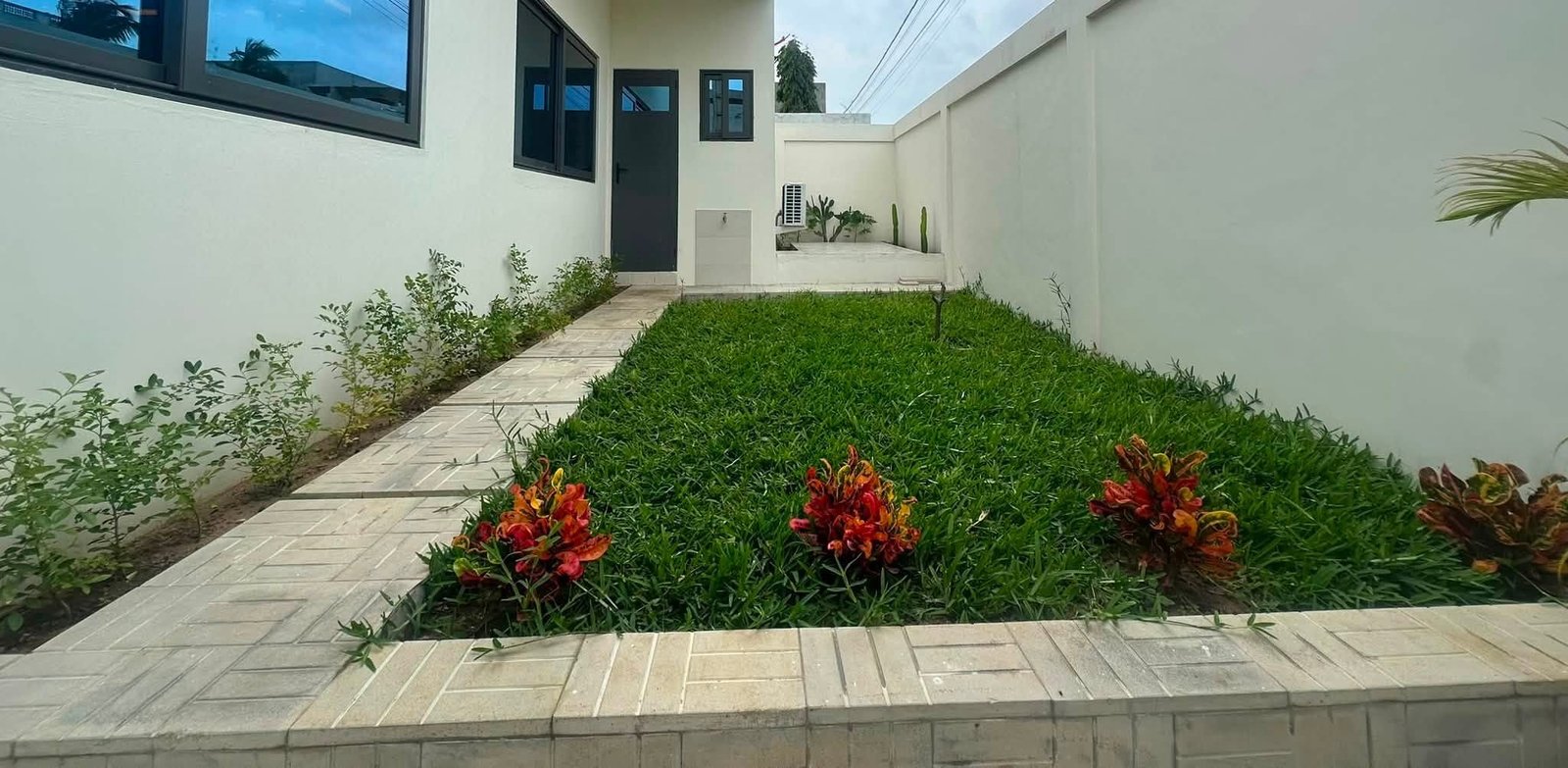Appartement meublé 3 chambres avec jardin à Fidjrossè Togbin Plage 0 Appartement meublé 3 chambres avec jardin à Fidjrossè Togbin Plage 0