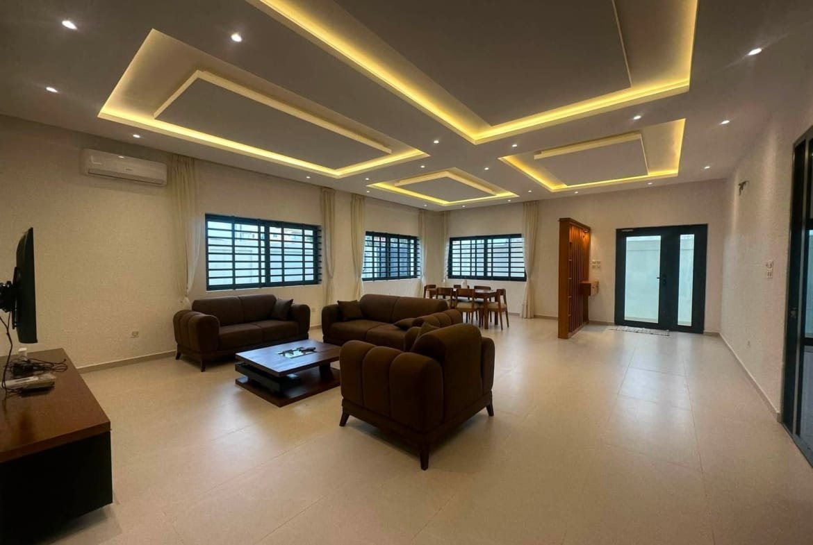 Appartement meublé 3 chambres avec jardin à Fidjrossè Togbin Plage