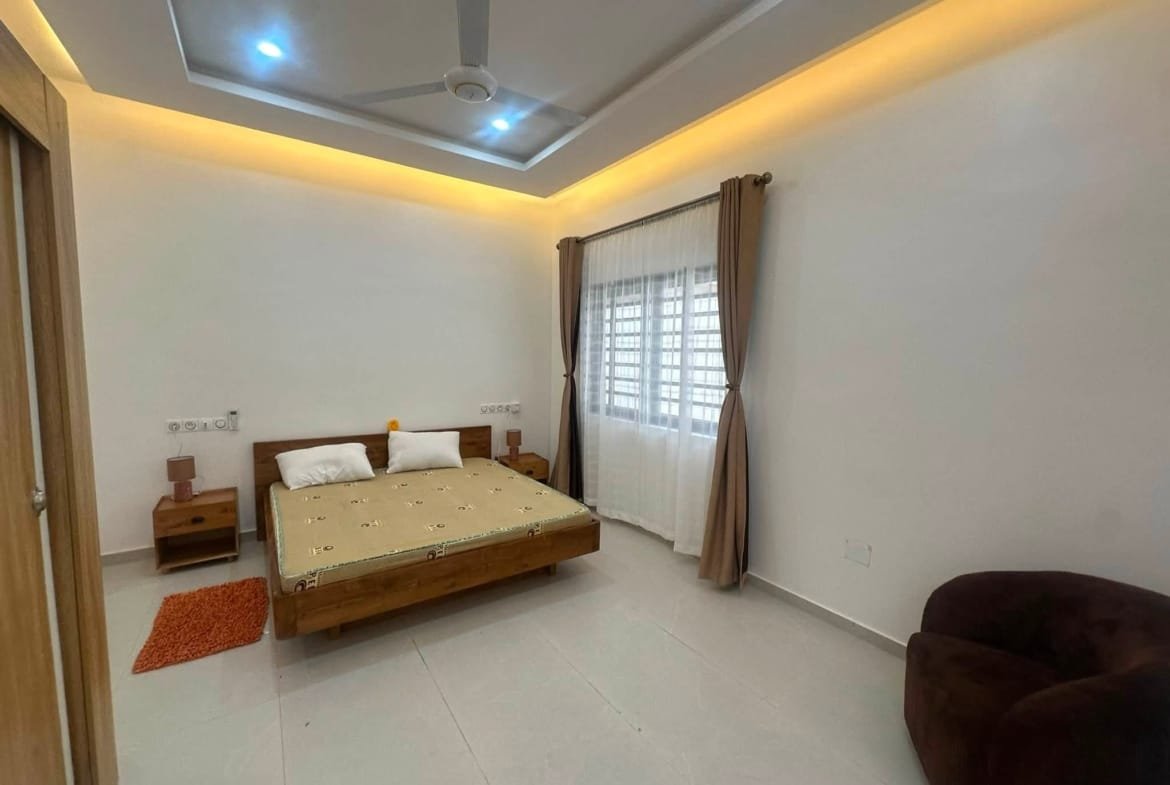 Appartement meublé 3 chambres avec jardin à Fidjrossè Togbin Plage 12