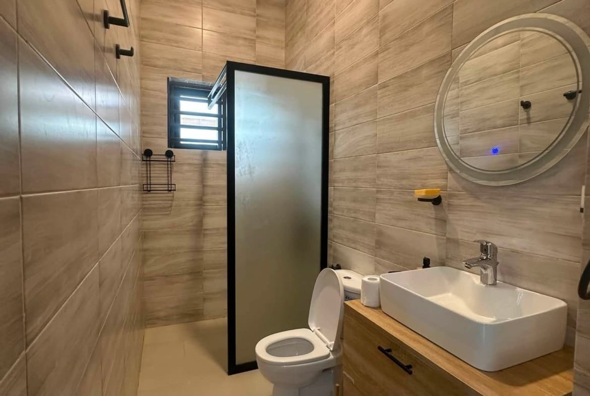 Appartement meublé 3 chambres avec jardin à Fidjrossè Togbin Plage 14