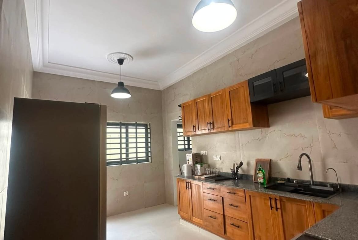 Appartement meublé 3 chambres avec jardin à Fidjrossè Togbin Plage 20