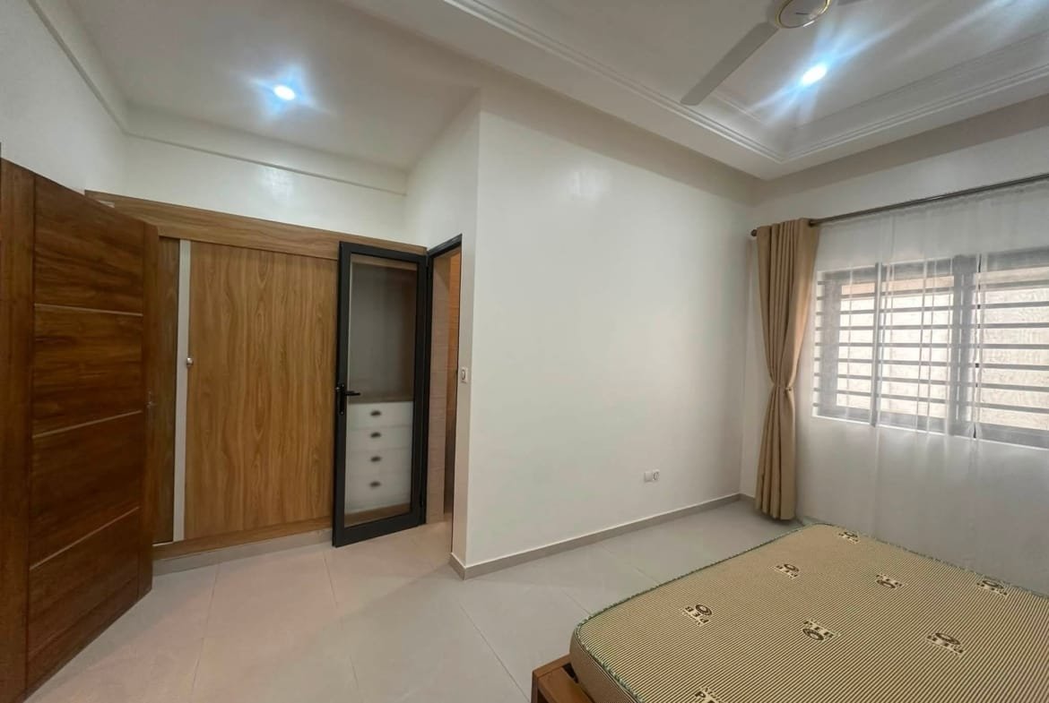 Appartement meublé 3 chambres avec jardin à Fidjrossè Togbin Plage 5