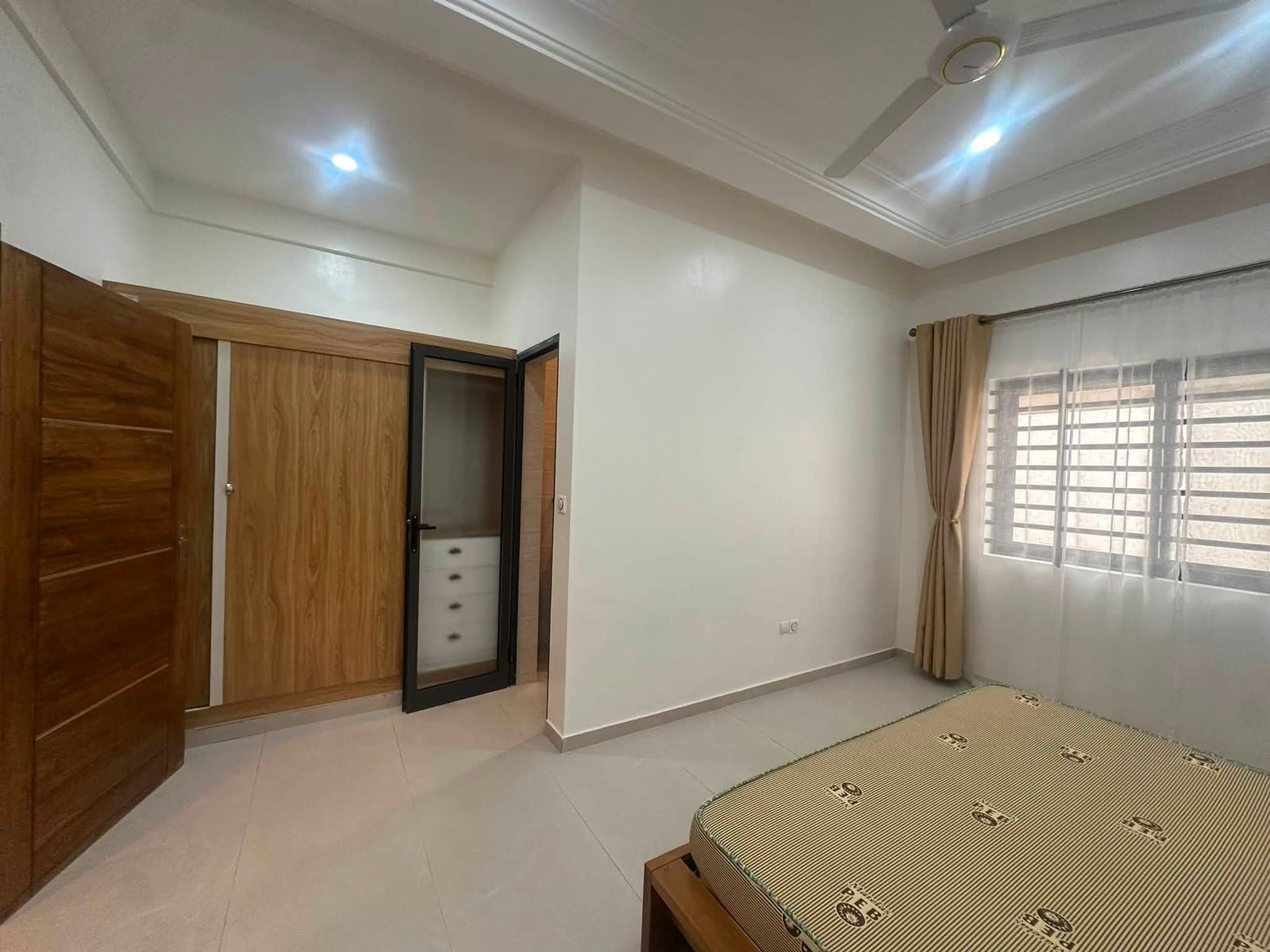 Appartement meublé 3 chambres avec jardin à Fidjrossè Togbin Plage 5 Appartement meublé 3 chambres avec jardin à Fidjrossè Togbin Plage 5