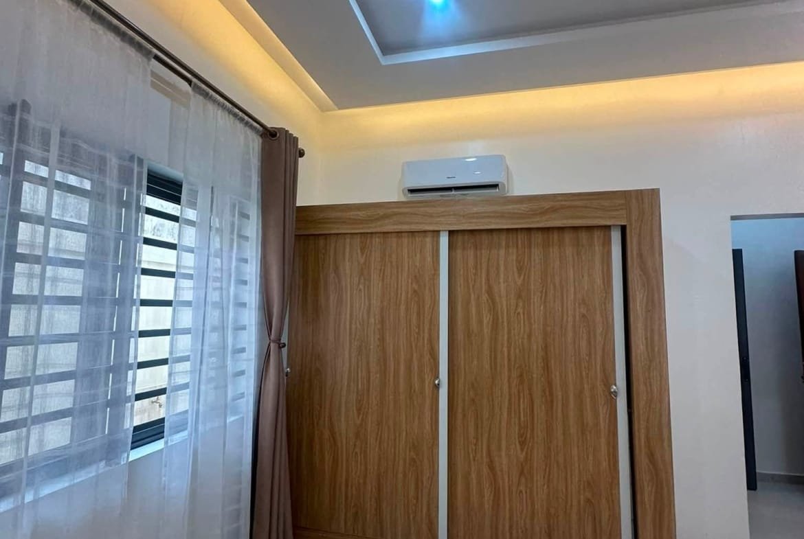 Appartement meublé 3 chambres avec jardin à Fidjrossè Togbin Plage 6