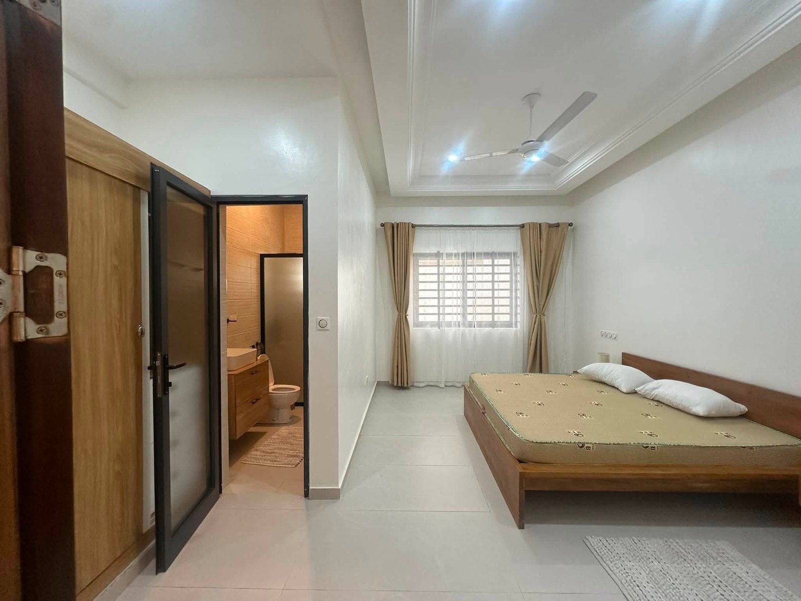 Appartement meublé 3 chambres avec jardin à Fidjrossè Togbin Plage 8 Appartement meublé 3 chambres avec jardin à Fidjrossè Togbin Plage 8