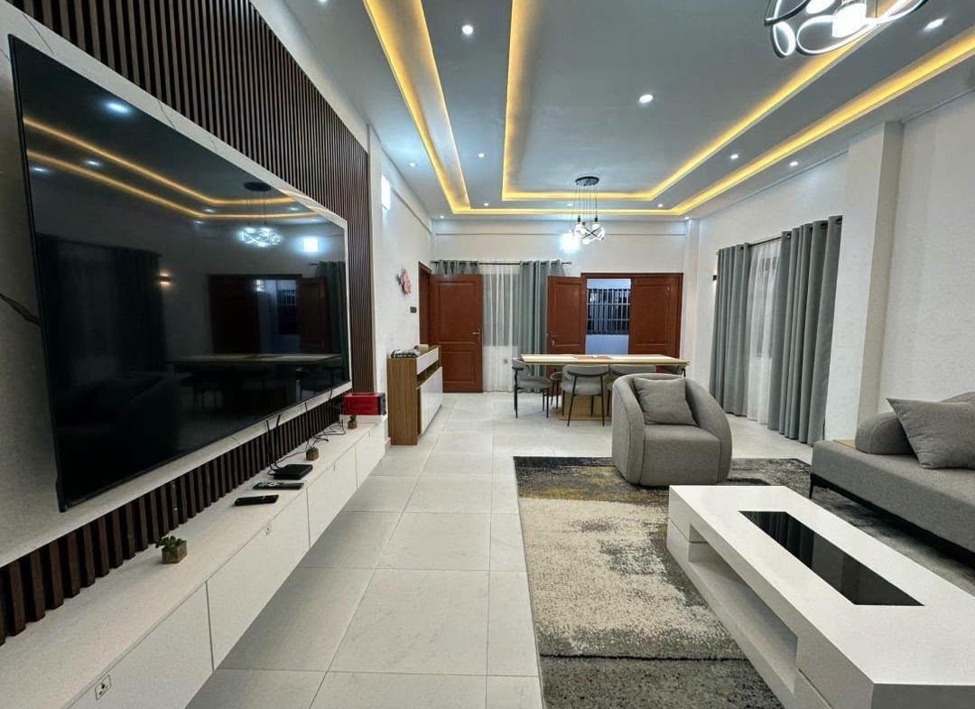 Appartement meublé 3 chambres avec vue mer à Fidjrossè Plage