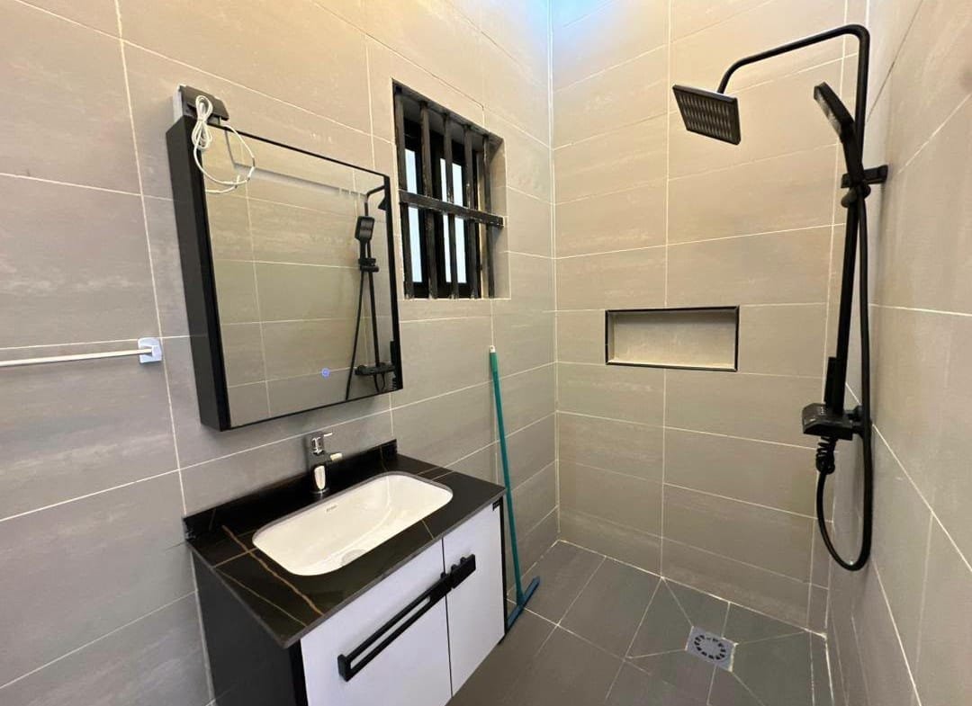 Appartement meublé 3 chambres avec vue mer à Fidjrossè Plage 13