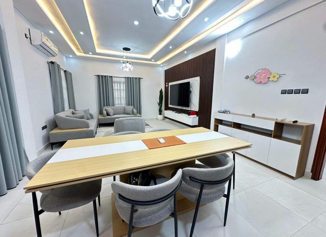Appartement meublé 3 chambres avec vue mer à Fidjrossè Plage 2