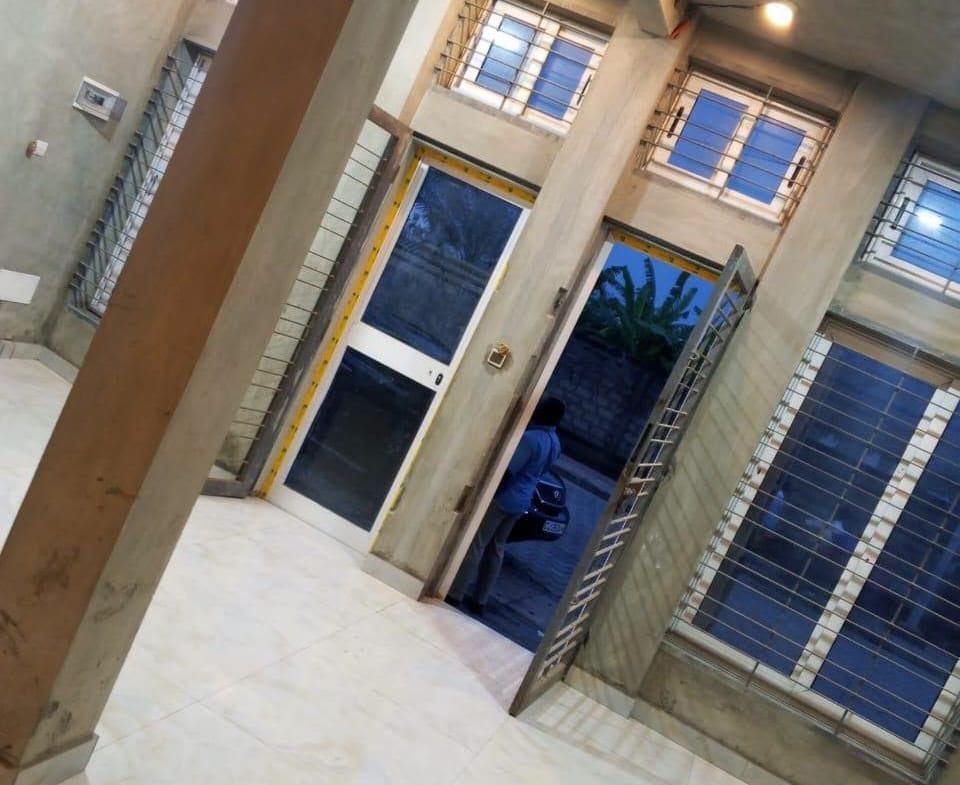 Boutiques neuves à louer à Agla 5