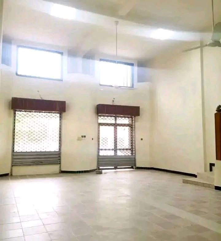 Bureau de 7 pièces à Zongo 2
