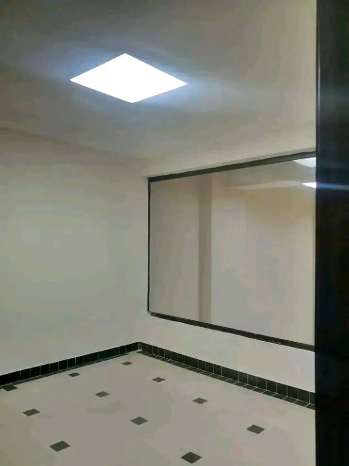 Bureau de 7 pièces à Zongo 3 Bureau de 7 pièces à Zongo 3