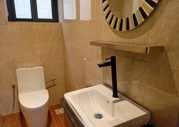 Bureaux et plateaux professionnels à louer à Akpakpa Ciné Concorde 12