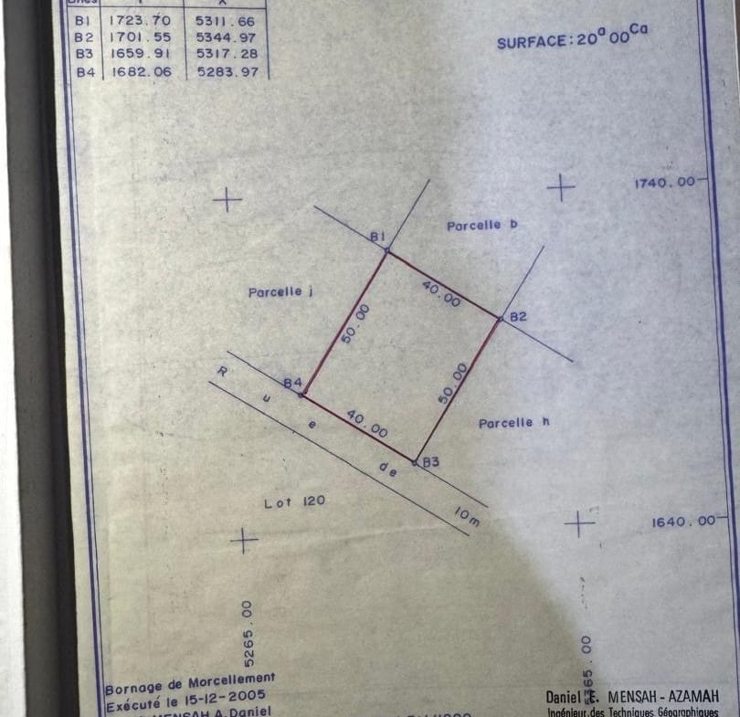 Domaine clôturé de 2 000 m² à Akassato Air Afrique