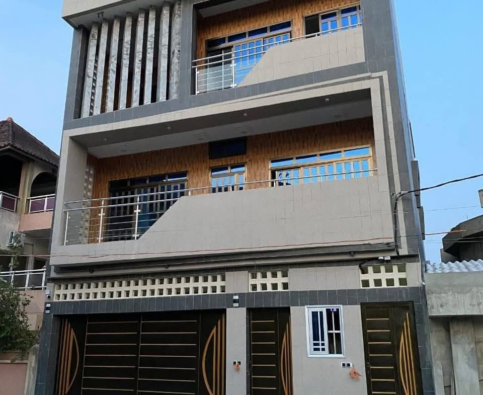 Duplex 4 chambres à louer à Fidjrossè Plage