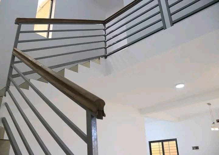 Ensemble de 4 villas duplex à Houéyiho 6
