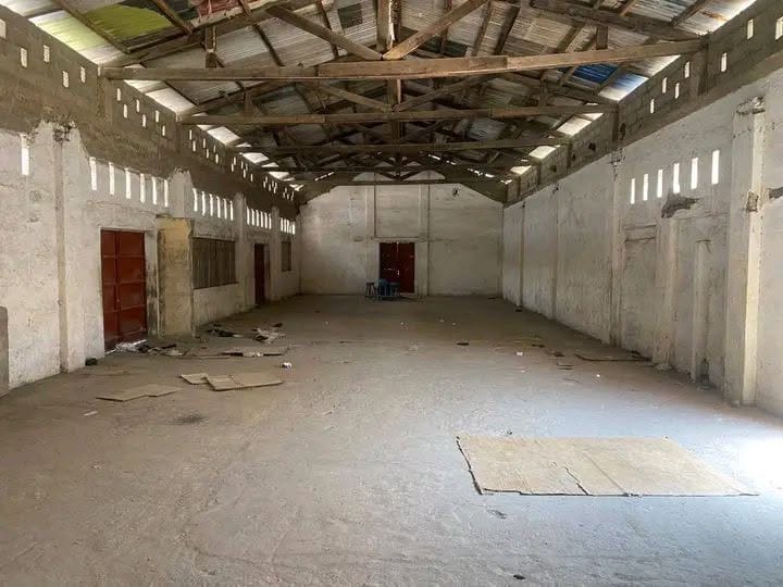Entrepôts à louer à Xwlacodji Ganhi Ctonou 2