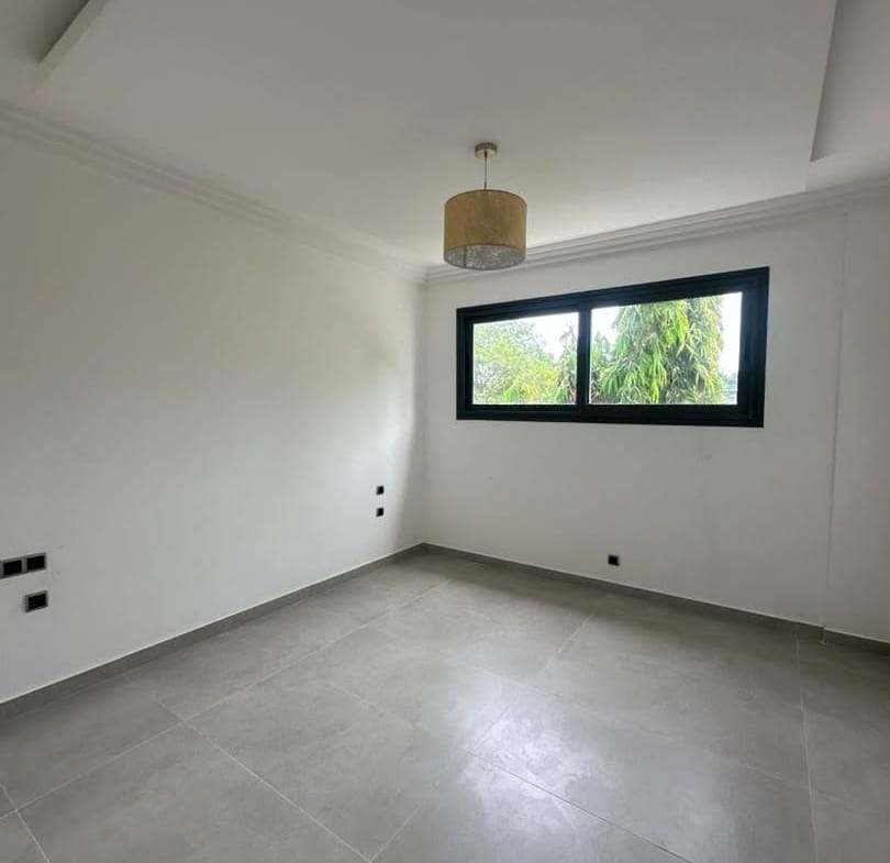 Immeuble neuf de 9 appartements à louer à Camp Guézo 3