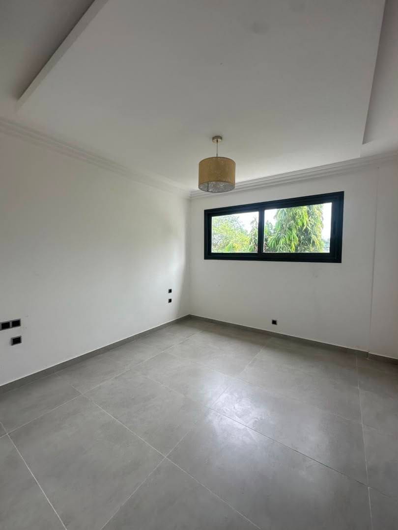 Immeuble neuf de 9 appartements à louer à Camp Guézo 3