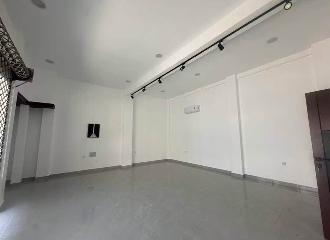 Local commercial de 60 m² à louer à Haie Vive 4