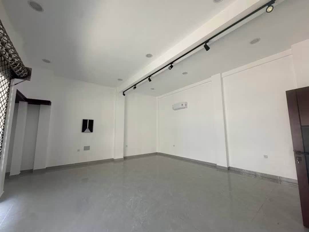 Local commercial de 60 m² à louer à Haie Vive 4