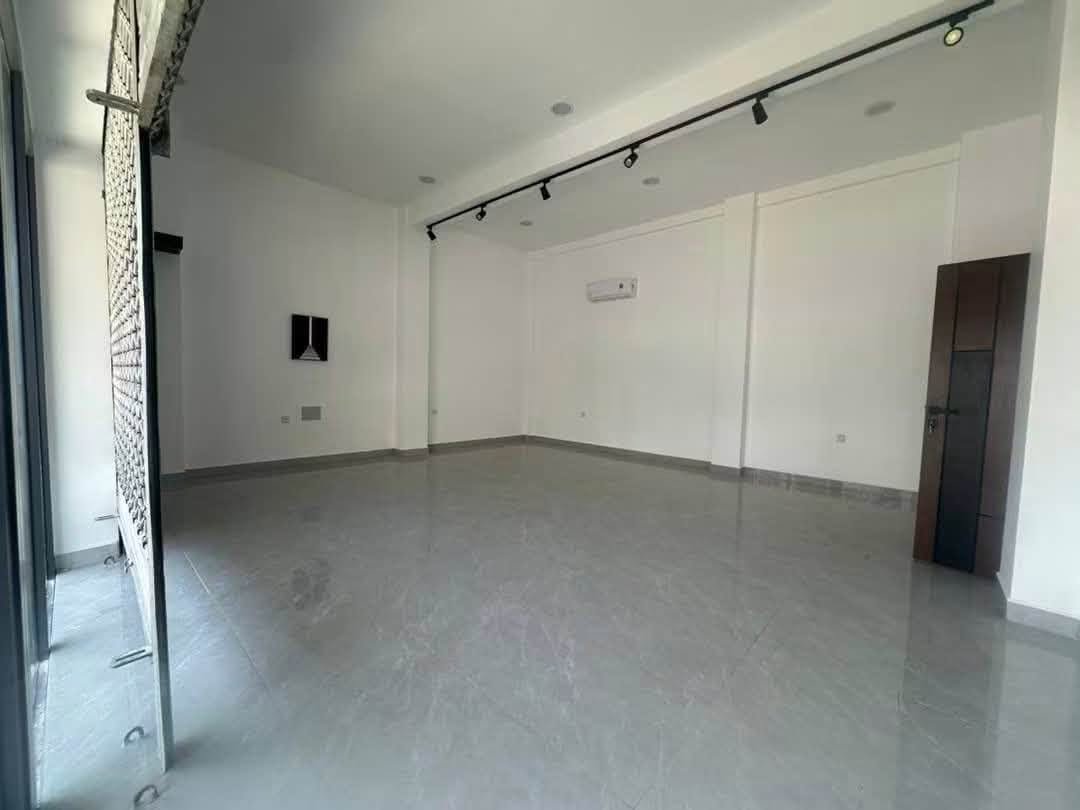 Local commercial de 60 m² à louer à Haie Vive 5