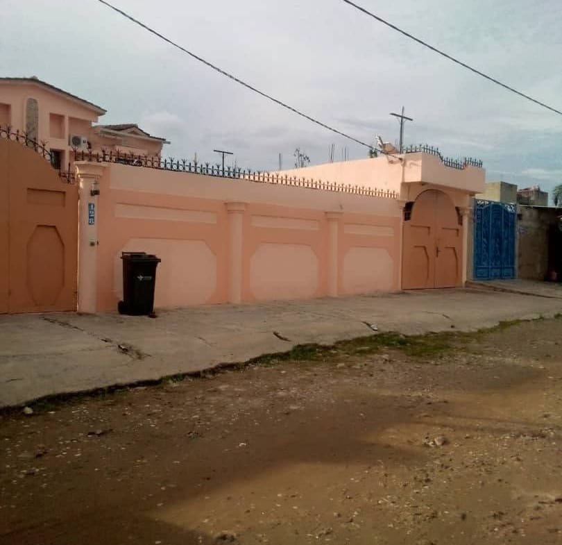 Maison R+1 avec revenu locatif à vendre à Gbédjromèdé