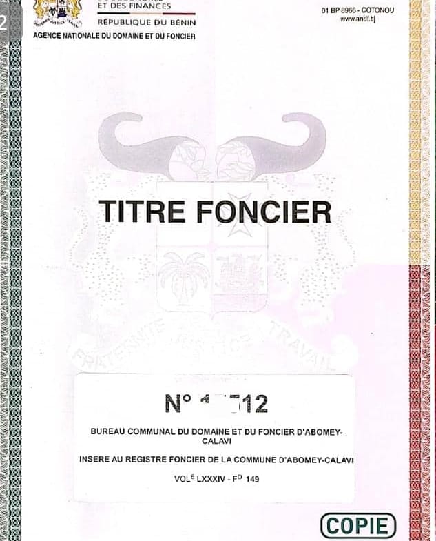 Maison locative avec boutiques à Maria Gléta 5