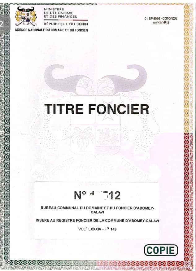 Maison locative avec boutiques à Maria Gléta 5